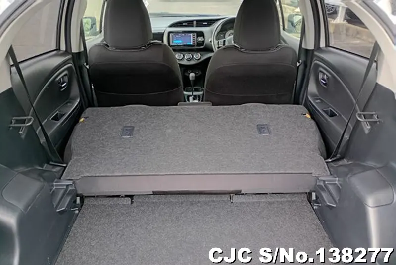 2019 Toyota / Vitz Stock No. 138277