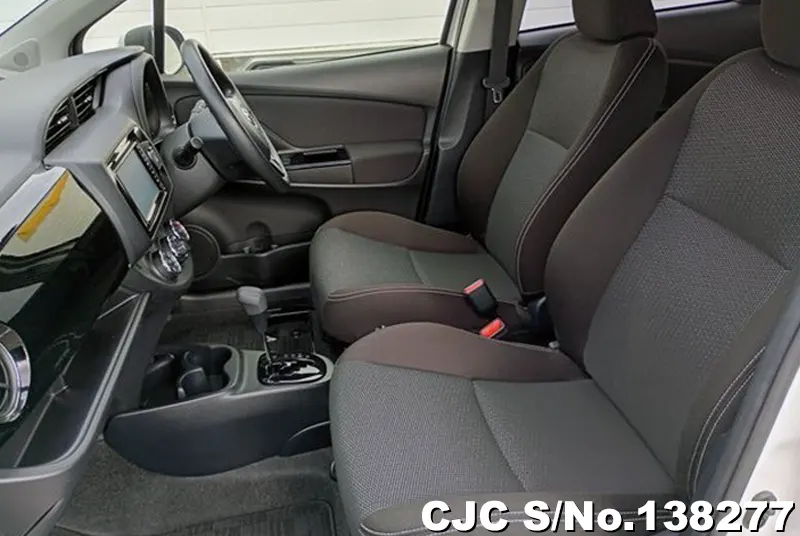 2019 Toyota / Vitz Stock No. 138277