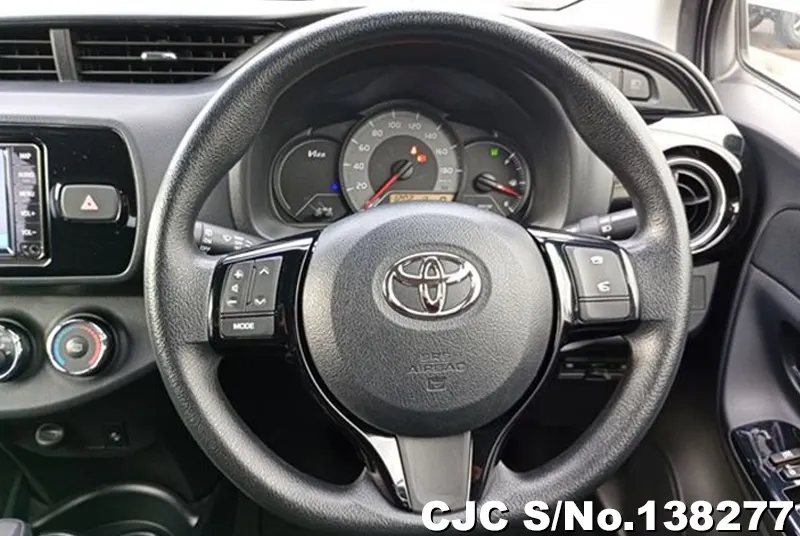 2019 Toyota / Vitz Stock No. 138277