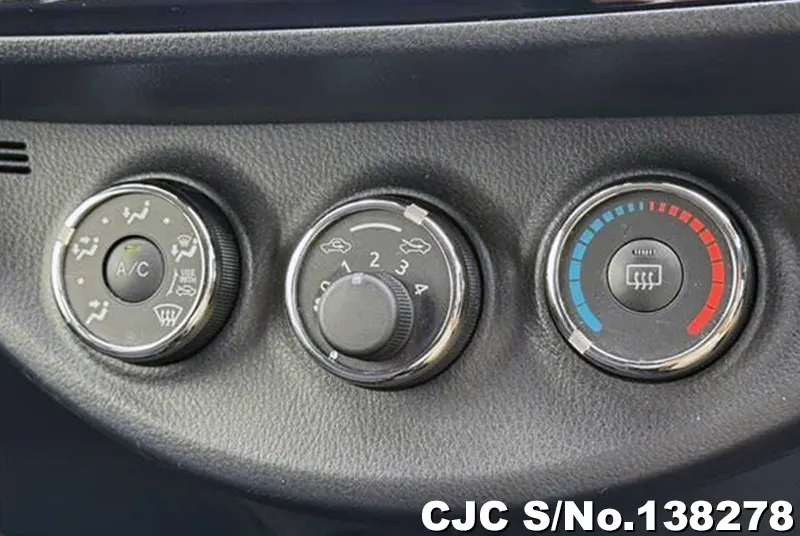 2018 Toyota / Vitz Stock No. 138278