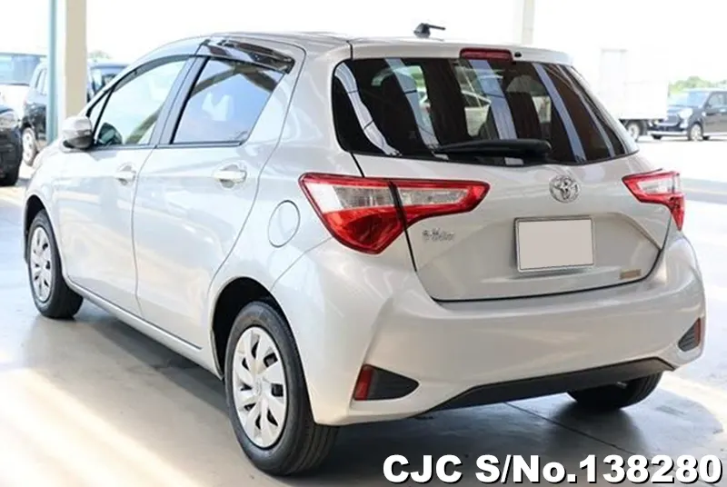 2017 Toyota / Vitz Stock No. 138280
