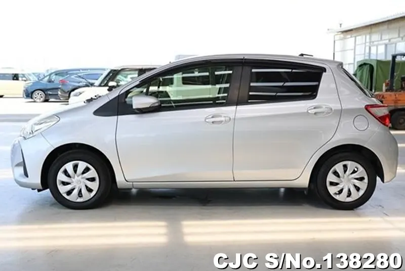 2017 Toyota / Vitz Stock No. 138280