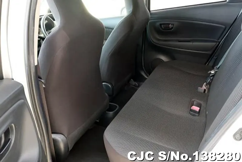 2017 Toyota / Vitz Stock No. 138280