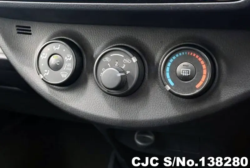 2017 Toyota / Vitz Stock No. 138280