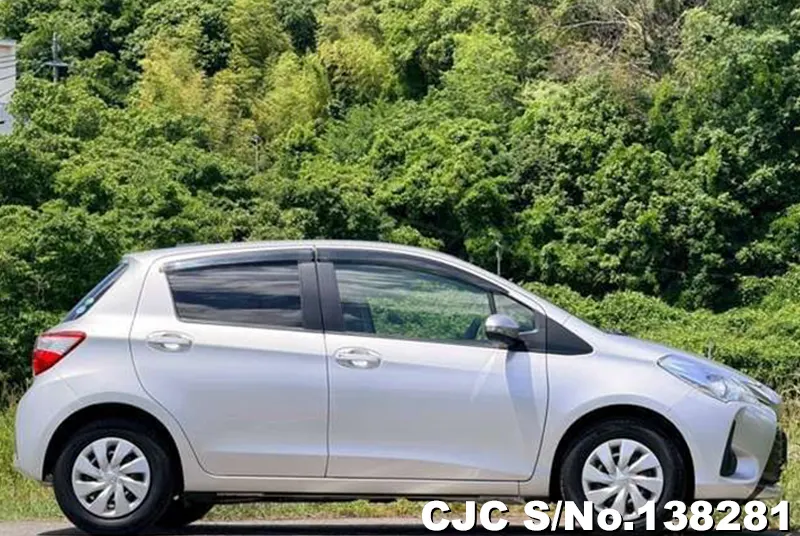 2017 Toyota / Vitz Stock No. 138281