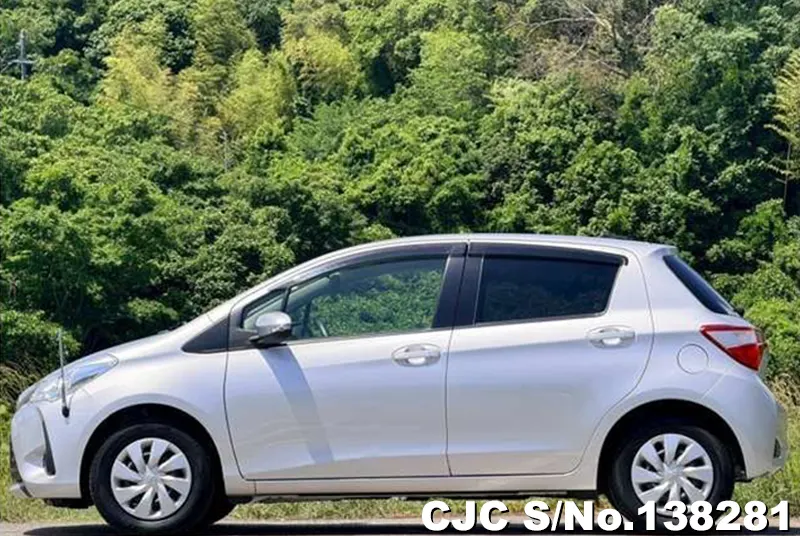 2017 Toyota / Vitz Stock No. 138281