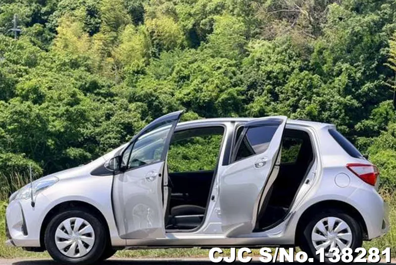 2017 Toyota / Vitz Stock No. 138281