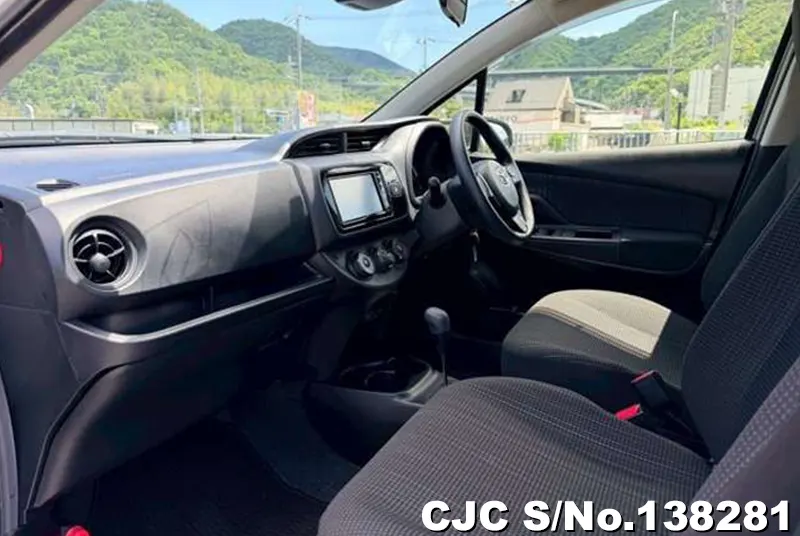 2017 Toyota / Vitz Stock No. 138281