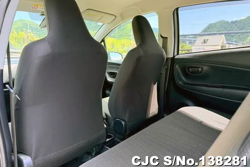 2017 Toyota / Vitz Stock No. 138281