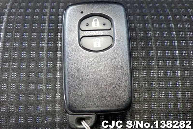 2017 Toyota / Vitz Stock No. 138282