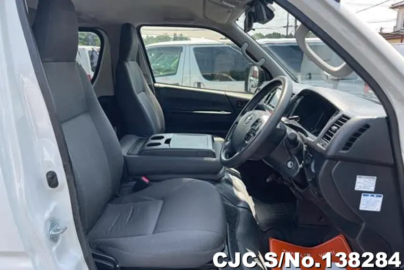 2020 Toyota / Hiace Stock No. 138284