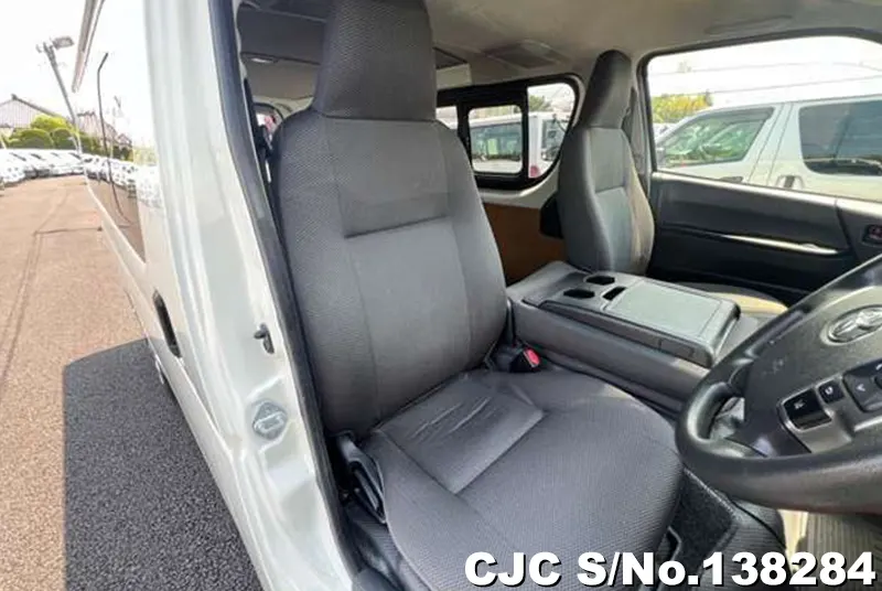 2020 Toyota / Hiace Stock No. 138284