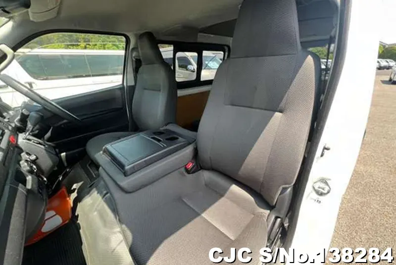 2020 Toyota / Hiace Stock No. 138284