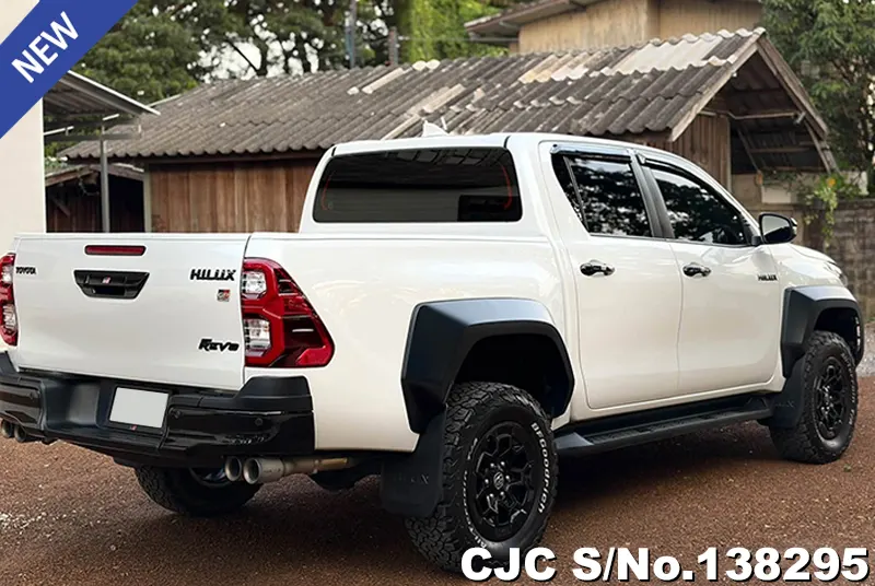 Toyota Hilux in White for Sale Image 2