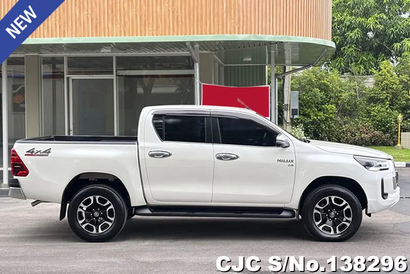 Toyota Hilux in White for Sale Image 5