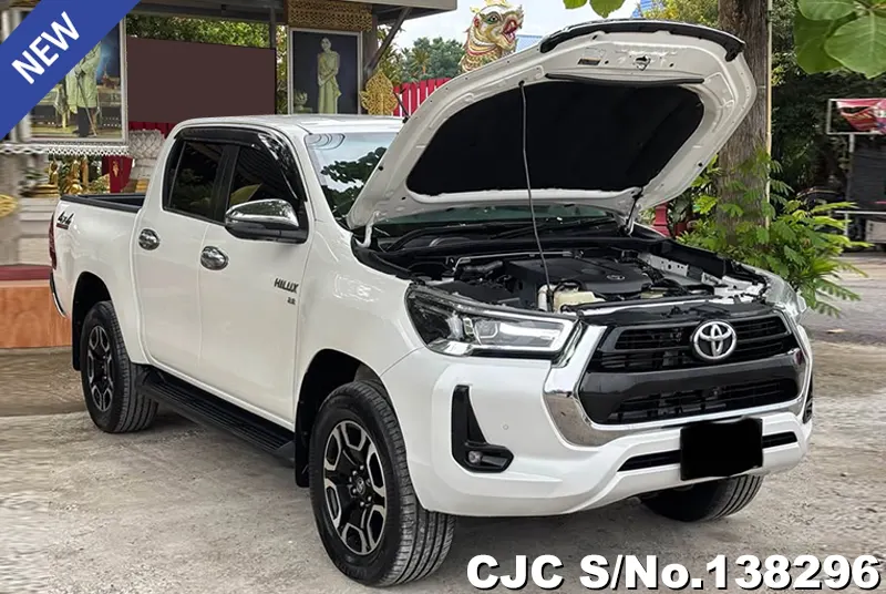 Toyota Hilux in White for Sale Image 13