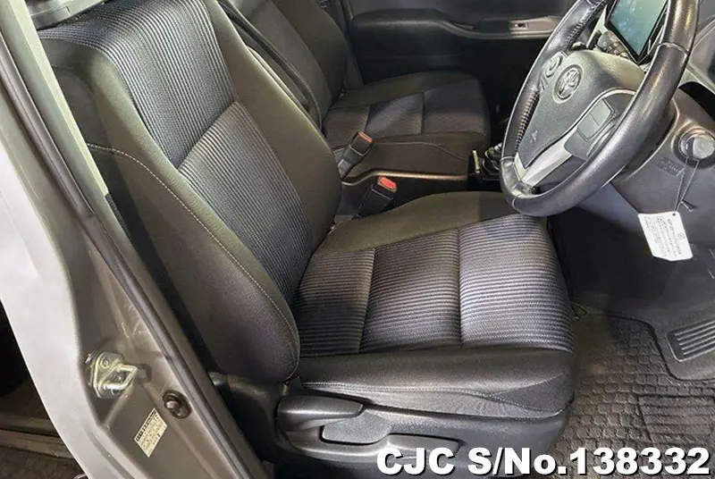 2016 Toyota / Voxy Stock No. 138332