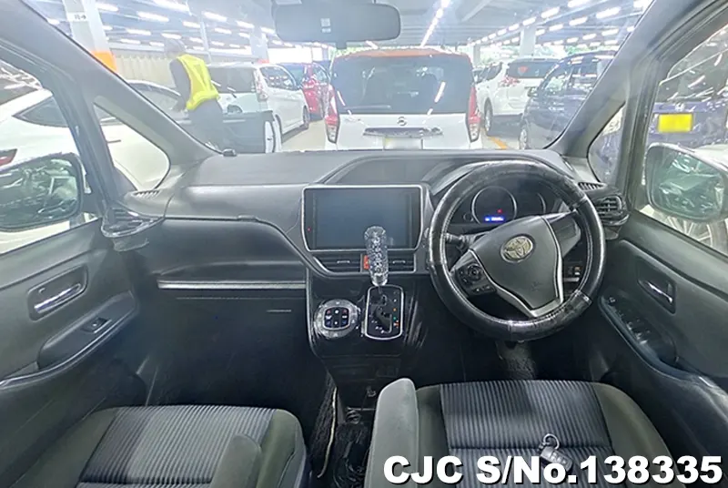 2017 Toyota / Voxy Stock No. 138335