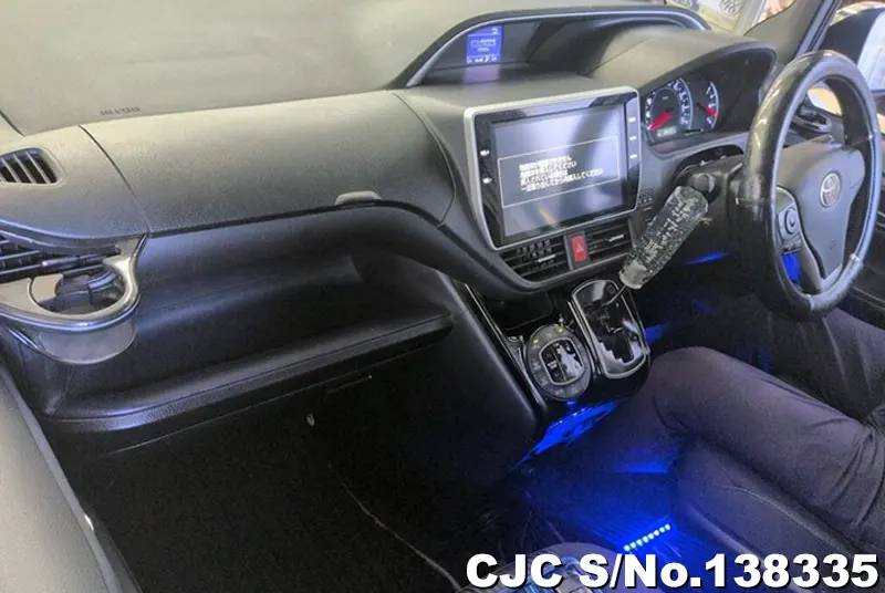 2017 Toyota / Voxy Stock No. 138335