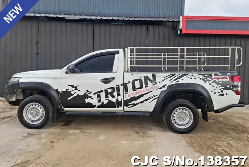2023 Mitsubishi / Triton Stock No. 138357