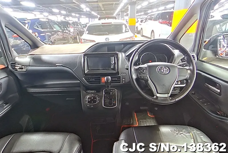 2016 Toyota / Voxy Stock No. 138362