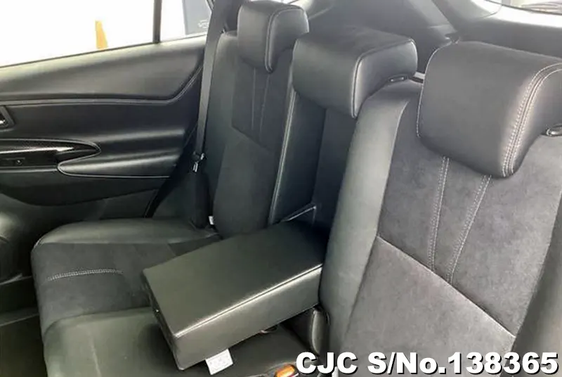 2015 Toyota / Harrier Stock No. 138365