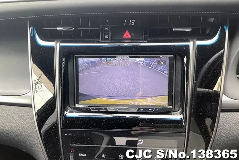 2015 Toyota / Harrier Stock No. 138365