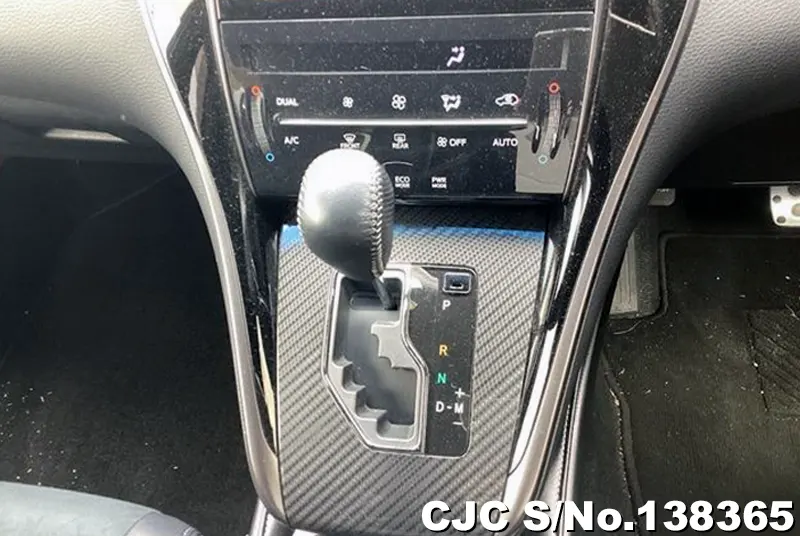 2015 Toyota / Harrier Stock No. 138365