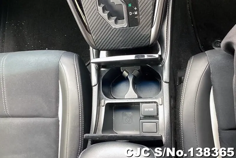 2015 Toyota / Harrier Stock No. 138365