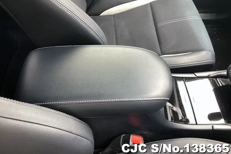 2015 Toyota / Harrier Stock No. 138365