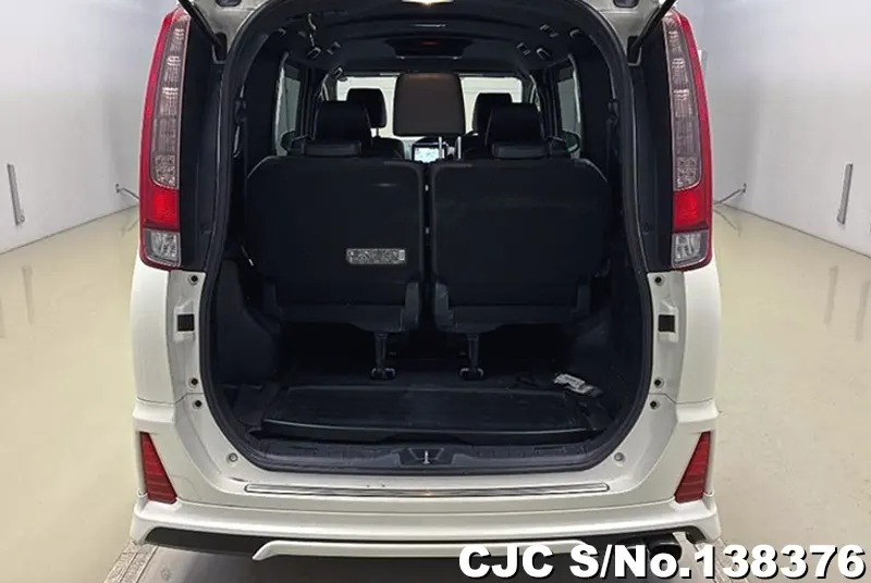 2017 Toyota / Noah Stock No. 138376