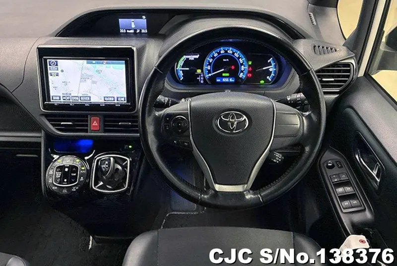 2017 Toyota / Noah Stock No. 138376