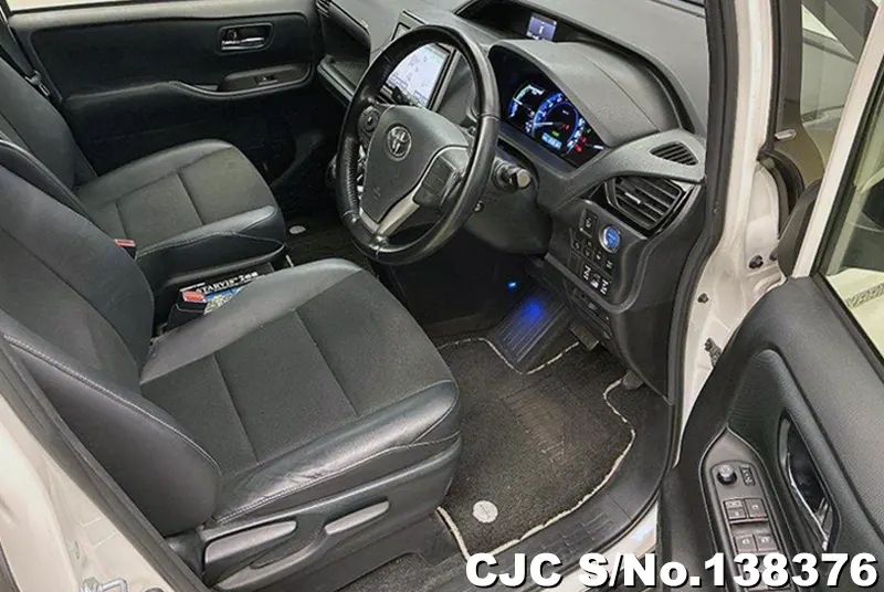 2017 Toyota / Noah Stock No. 138376
