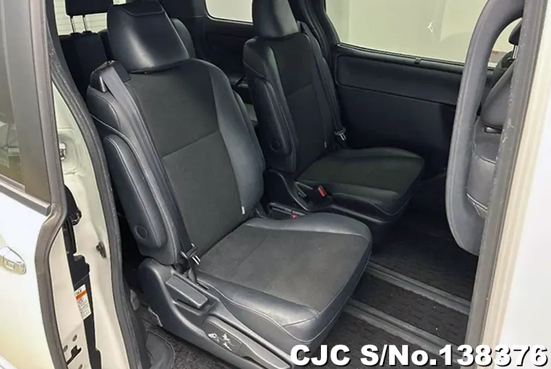 2017 Toyota / Noah Stock No. 138376