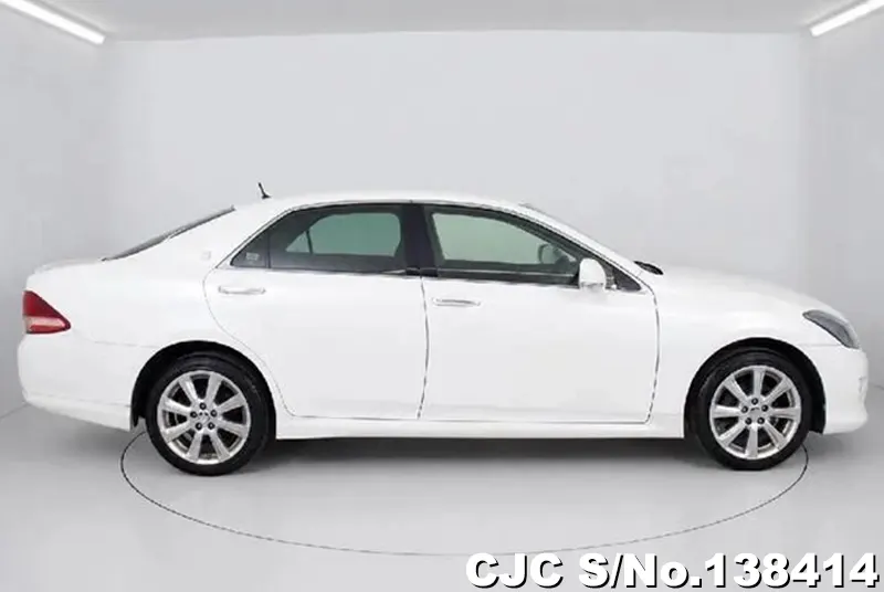 2010 Toyota / Crown Stock No. 138414