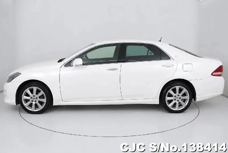 2010 Toyota / Crown Stock No. 138414