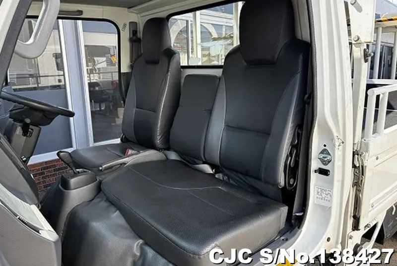 2014 Isuzu / Elf Stock No. 138427