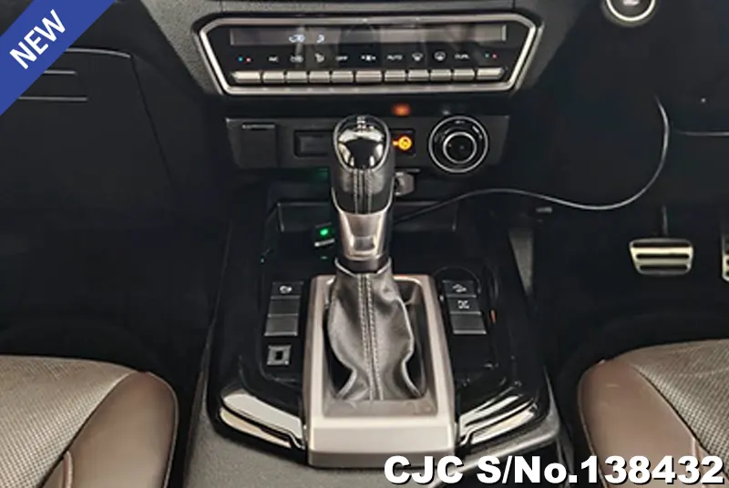 Isuzu D-Max in White for Sale Image 8