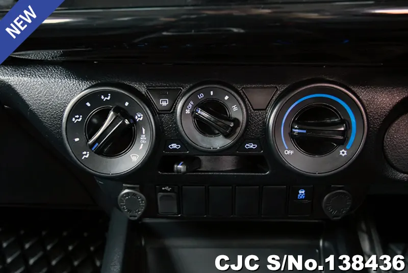 2022 Toyota / Hilux / Revo Stock No. 138436