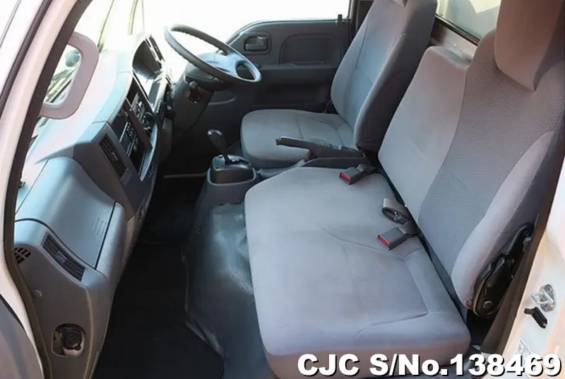 2017 Isuzu / Elf Stock No. 138469