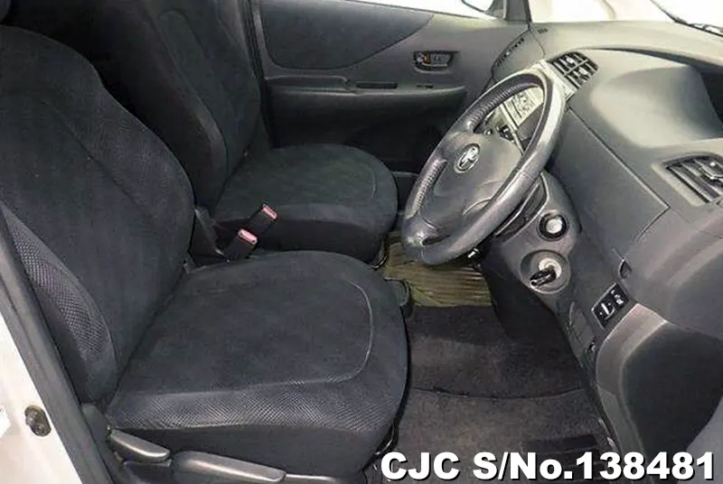 2007 Toyota / Ractis Stock No. 138481