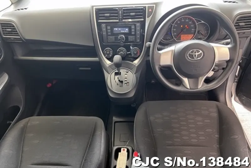 2015 Toyota / Ractis Stock No. 138484