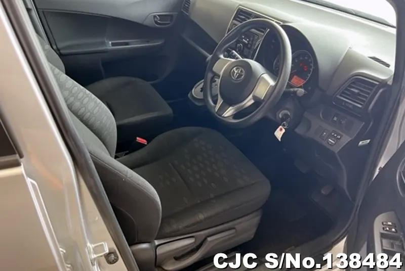 2015 Toyota / Ractis Stock No. 138484