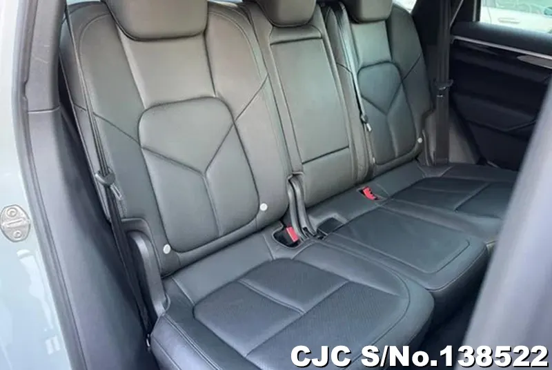 2013 Porsche / Cayenne Stock No. 138522