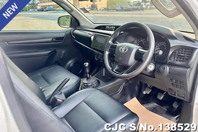 2015 Toyota / Hilux / Revo Stock No. 138529