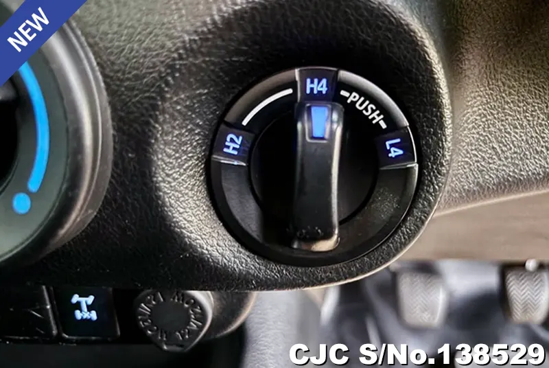 2015 Toyota / Hilux / Revo Stock No. 138529