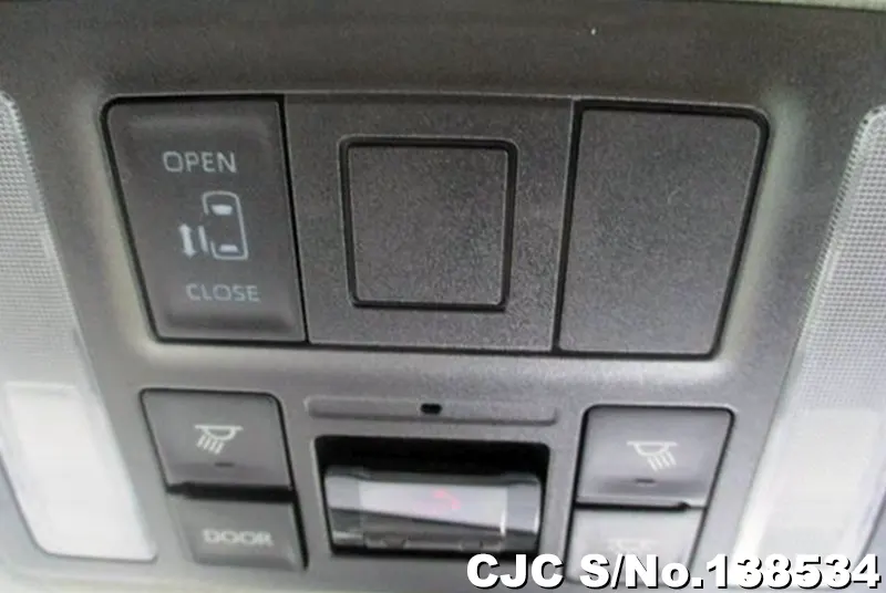 Toyota Noah in White for Sale Image 17