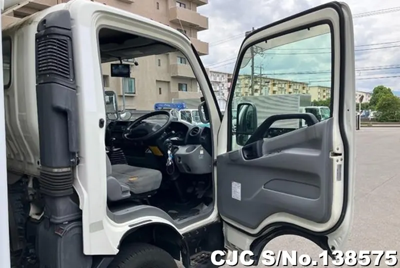 2014 Hino / Dutro Stock No. 138575