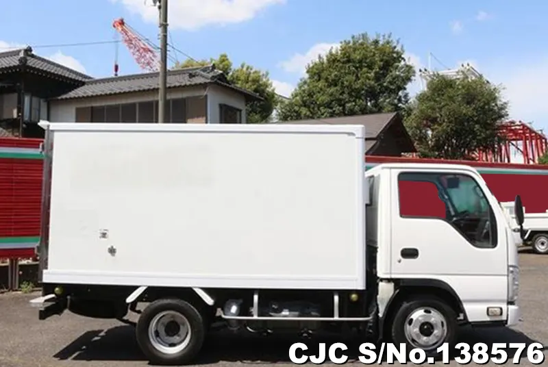 2013 Isuzu / Elf Stock No. 138576