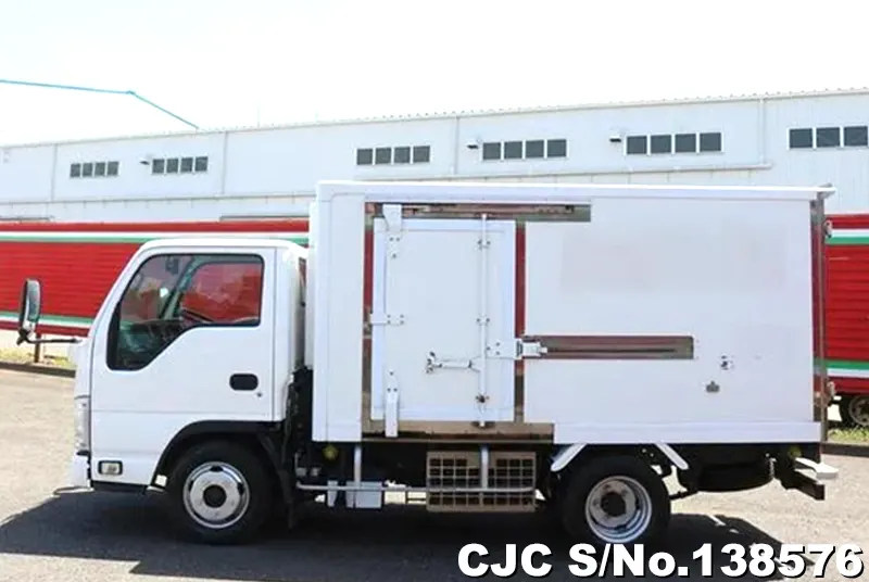 2013 Isuzu / Elf Stock No. 138576